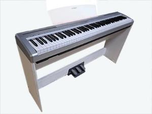 YAMAHA P-85S + Soporte Blanco + 3 pedales B-Stock 
