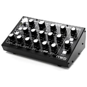 MOOG MINITAUR SINTETIZADOR