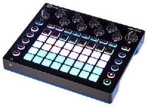 NOVATION CIRCUIT SINTETIZADOR