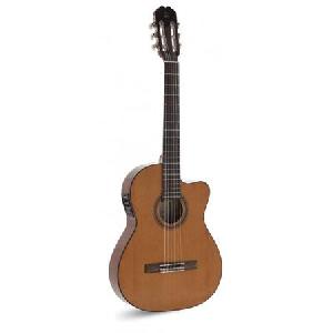 ADMIRA MALAGA FISHMAN III CUTAWAY ESTRECHA GUITARRA ESPAÑOLA