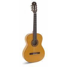 ADMIRA TRIANA GUITARRA ESPAÑOLA 