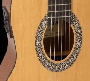 ADMIRA ALBA ELECTRIFICADA CUTAWAY GUITARRA ESPAÑOLA 