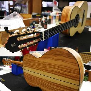 ALHAMBRA FLAM EXOTIC WOOD OLIVE SPRUCE OP GUITARRA ESPAÑOLA