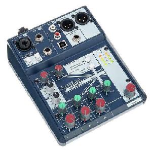 SOUNDCRAFT NOTEPAD 5 MESA PREVIO