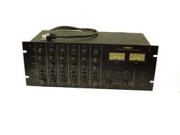 YAMAHA PM-180 MESA PREVIO RACK 