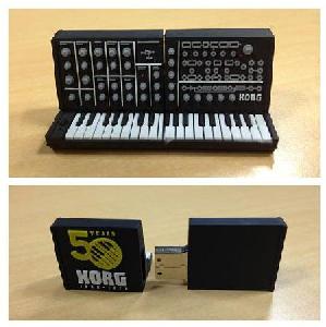 KORG MEMORIA USB USB 2 GB MS-20  50 ANIVERSARIO