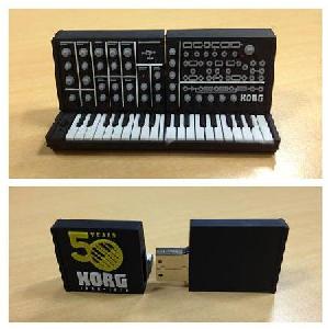 KORG MEMORIA USB USB 2 GB MS-20  50 ANIVERSARIO