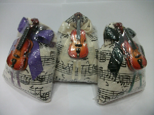 BOLSA ARMARIO PERFUMADA VIOLIN BEIGE