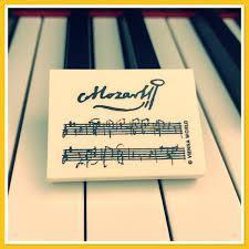 GOMA DE BORRAR COMPOSITORES VIENNA WORLD